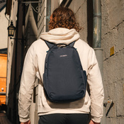 Plecak miejski antykradzieżowy Pacsafe V 16 L - granatowy