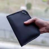 Portfel męski mały RFID Pacsafe V150 czarny