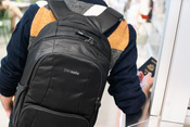 Plecak na laptopa antykradzieżowy Pacsafe Metrosafe LS450 Econyl® - czarny