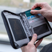 Portfel męski mały RFID Pacsafe V150 czarny