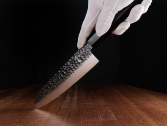 Nóż Santoku Aka Tori ze stali damasceńskiej 7" - Tokyo Black