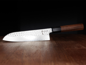 Nóż Santoku ze stali damasceńskiej 7" - Aka Tori Tokyo Hammer