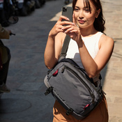 Torba miejska na laptopa antykradzieżowa Pacsafe EXP - ciemnoszara